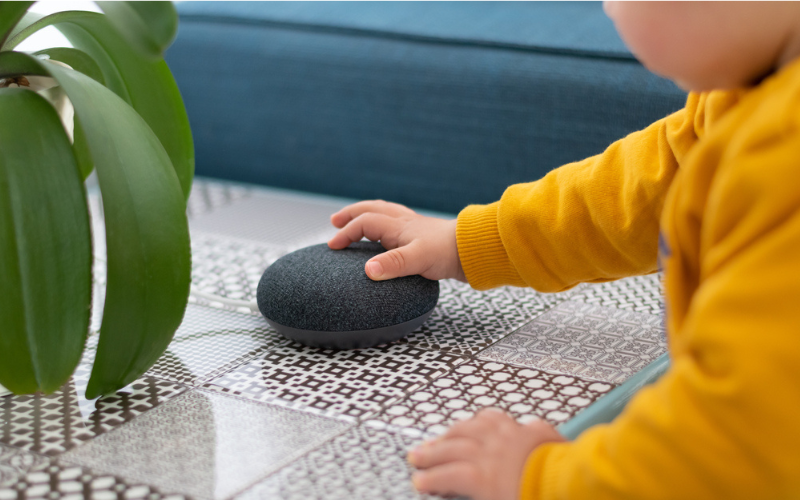 Use of Voice Assistants and Generative AI by Children and Families