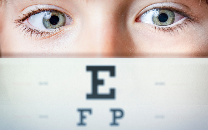 young eyes and an eye chart